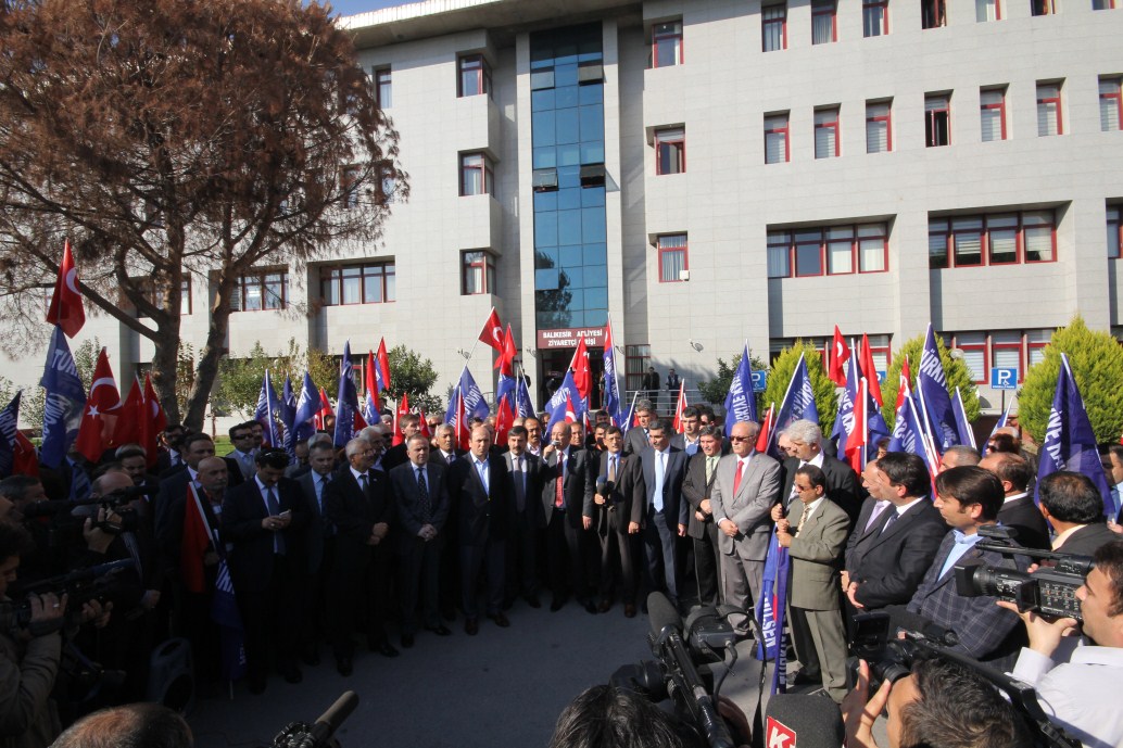 AKİL ADAMLARI PROTESTO EDEN YÖNETİCİLERİMİZE DESTEK İÇİN BALIKESİR’DEYDİK