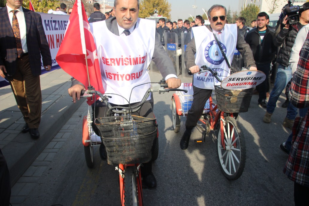 TÜRK BÜRO-SEN EYLEMİNE POLİS MÜDAHALESİ 