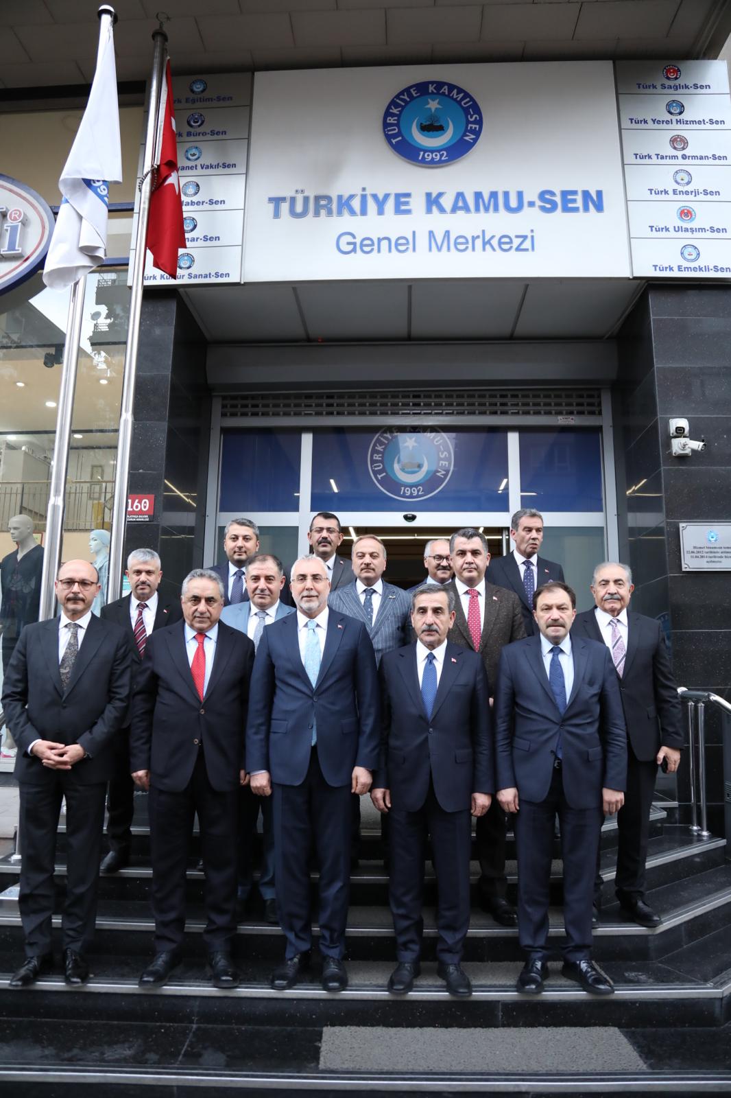 ÇALIŞMA VE SOSYAL GÜVENLİK BAKANI PROF. DR. VEDAT IŞIKHAN’DAN KONFEDERASYONUMUZA HAYIRLI OLSUN ZİYARETİ